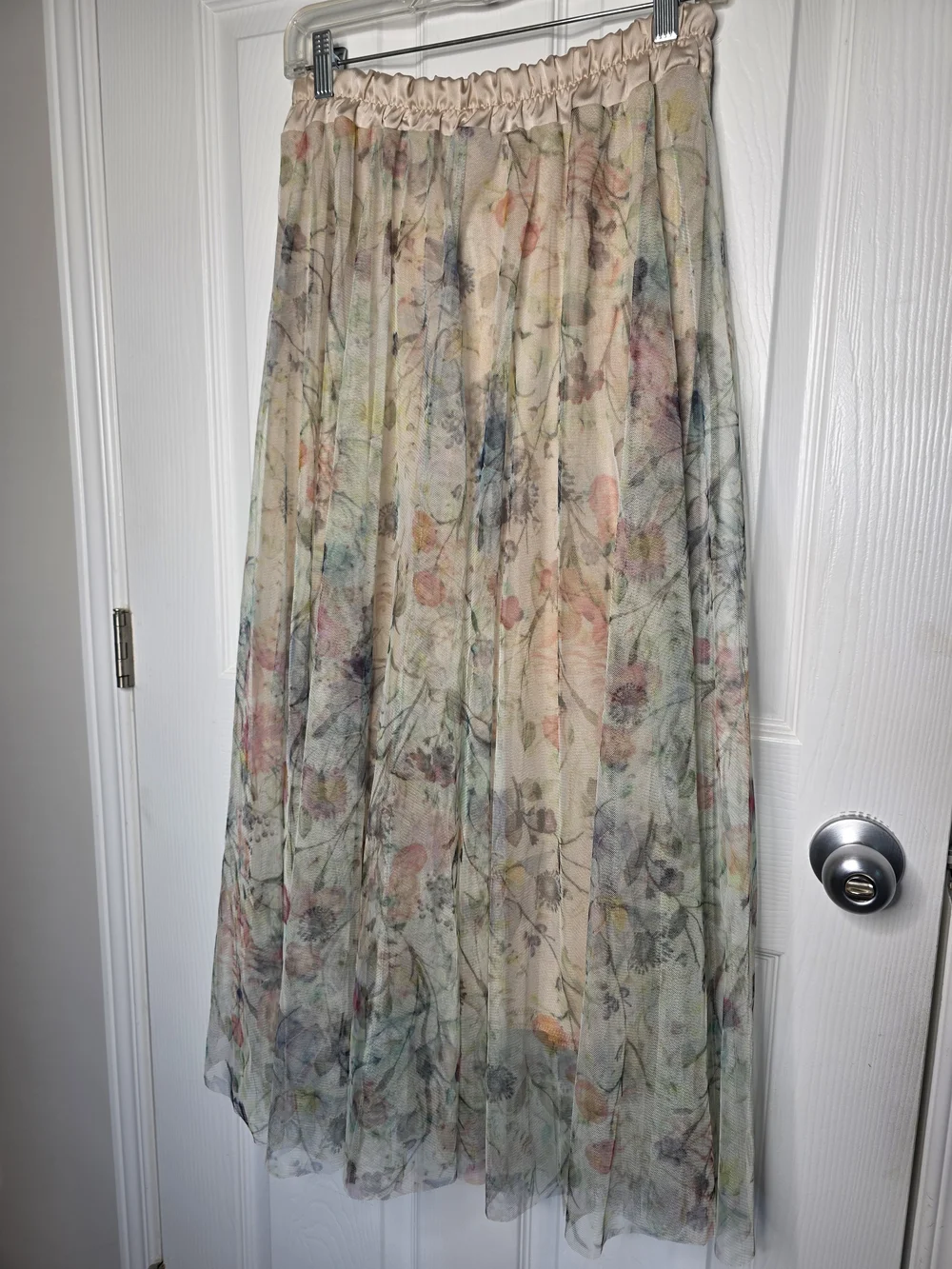 Floral Tulle Midi Skirt in Soft Beige - Picture 9 of 14